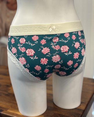 Ivory Logoband over Crysanthemum